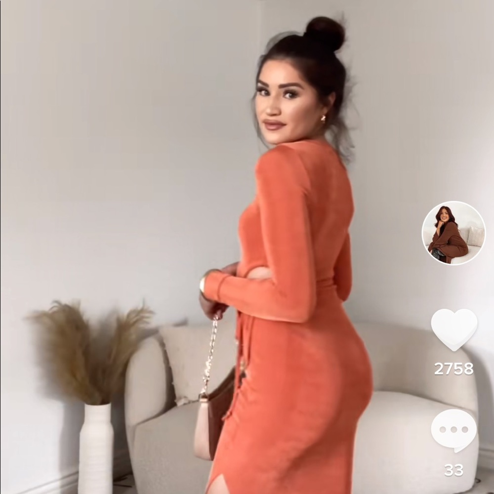 Miss Lola Birthday Season Dress - Picture 4 of 5